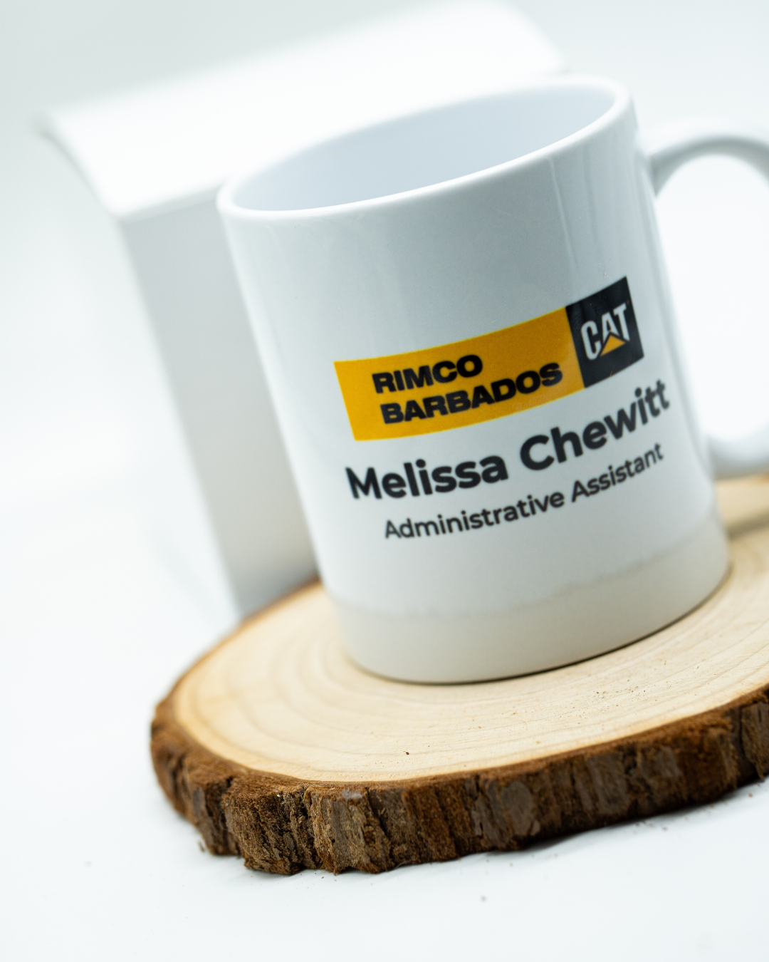 Custom mug packed with treats in a gift box, photo 3
